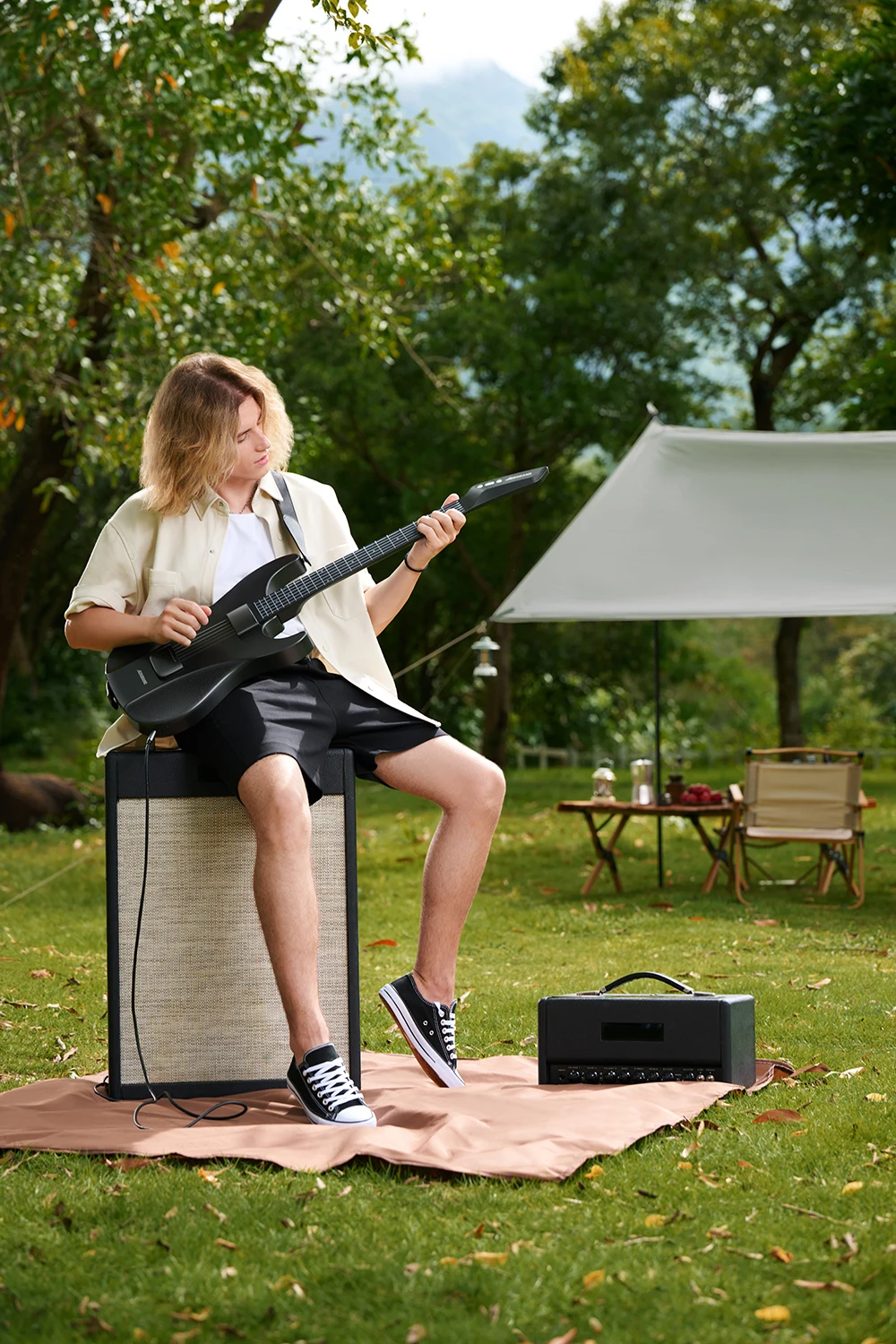 AeroBand Guitar Travel Electric Guitar Pain-Free Silicone String All-in-One 9 Sound Styles Acoustic Bass With Speaker Microphone