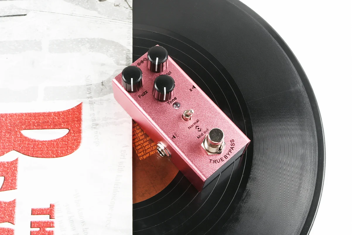 Fuzz Pedal Guitar Effect Pedal Classic Mini Fuzz Pedal For Electric Guitar True Bypass Adjust Tone Intensity 1/4 Jack