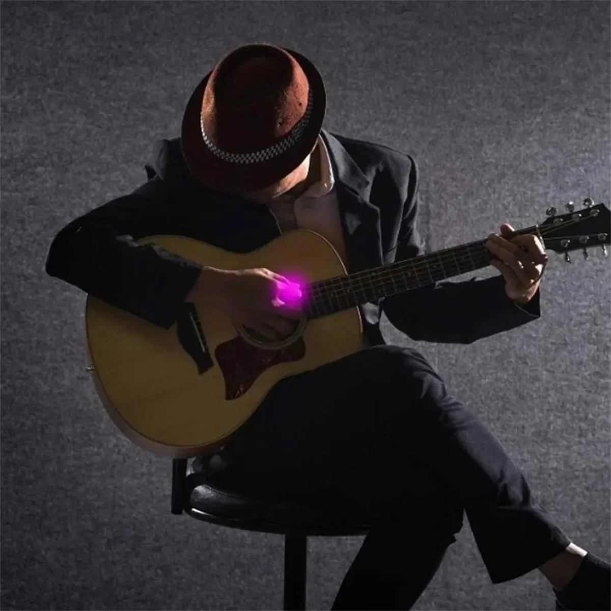Miwayer LED Luminous Guitar Pick 1 pcs - ABS Electric Guitar Picks With Three-Color Light Options (White/Green/Purple)