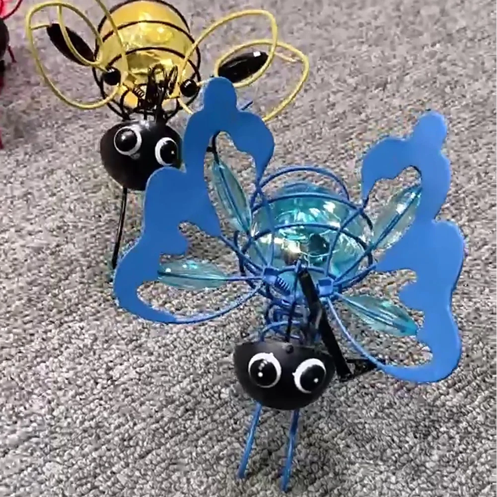 Solar-Powered Hanging Garden Light Decorative Outdoor Figurine Light Metal Flying Insect Hanging Lamp for Housewarming Gift