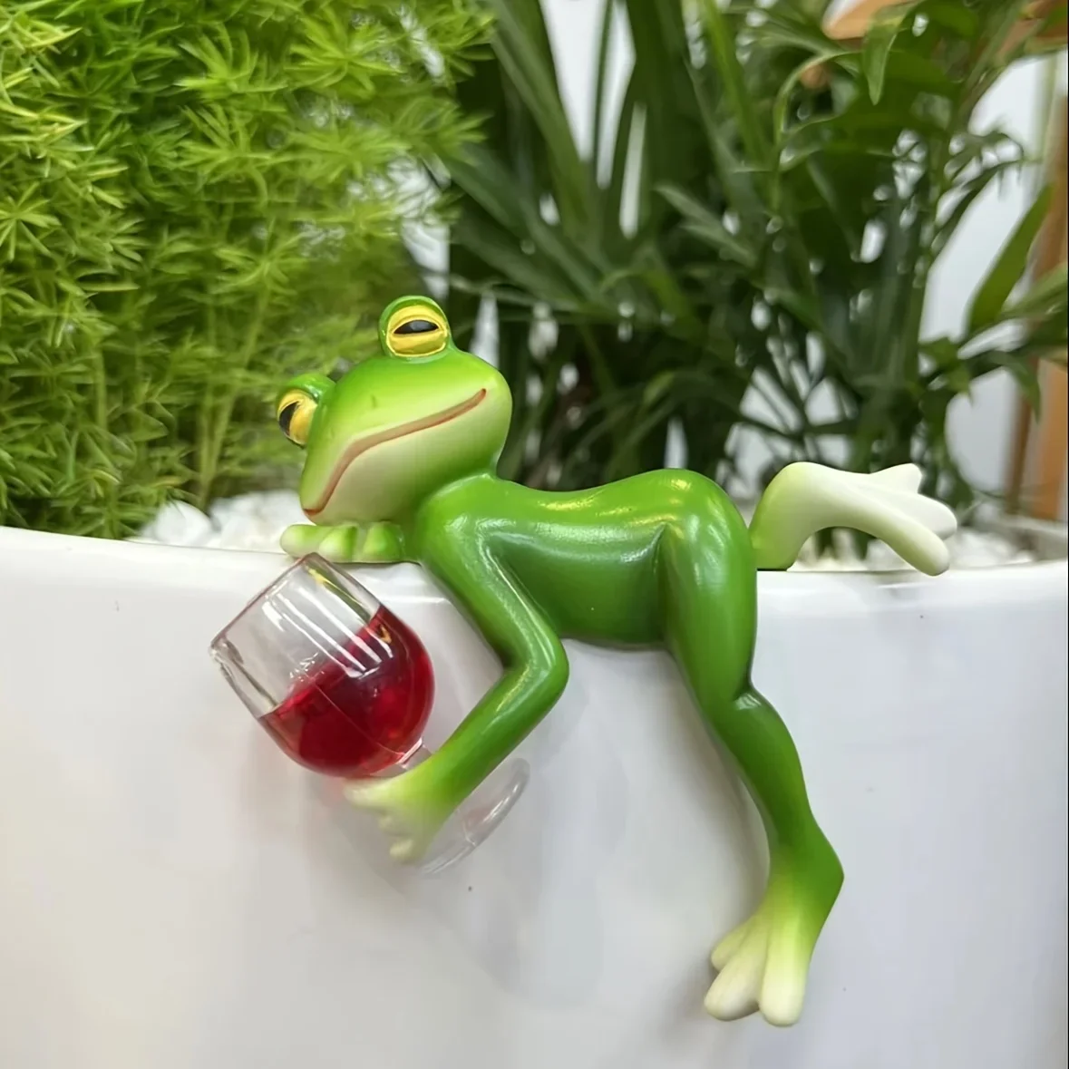Frog Resin Hanging Planter Hooks for Flower Pot Edge Glass Fish Tank Outdoor Garden Decor Simulation Animal Ornament Hanging