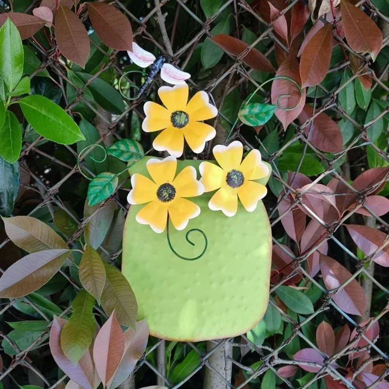Metal Flower Garden Vases Wall Decor Outdoor Fence Art Patio Sculptures Hanging Decorations for Patio and Garden