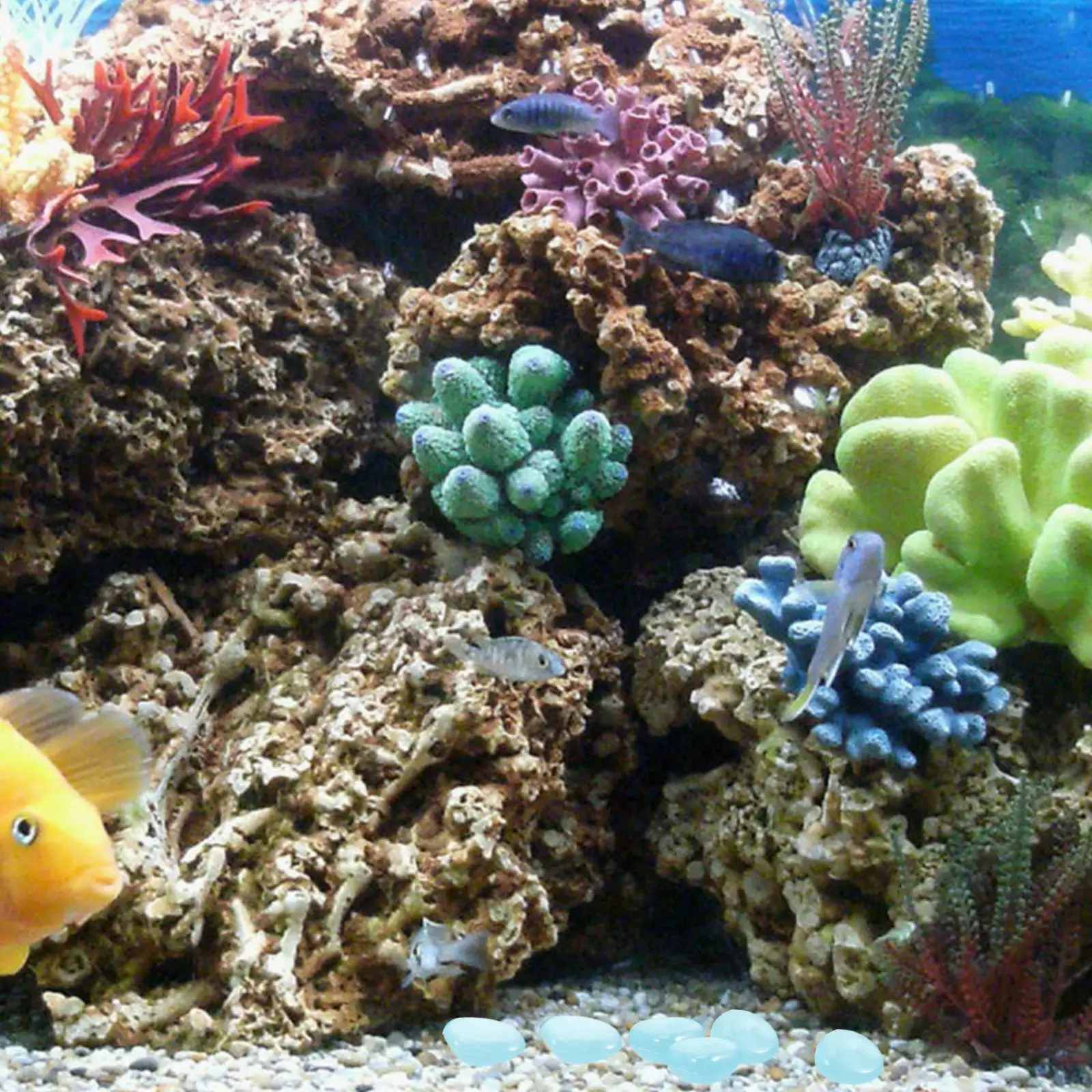 300 Pcs Luminous Stone Decoration Rocks Aquarium Glow Stones Garden Glass Bead Polished Polystyrene Resin for Fish Tank