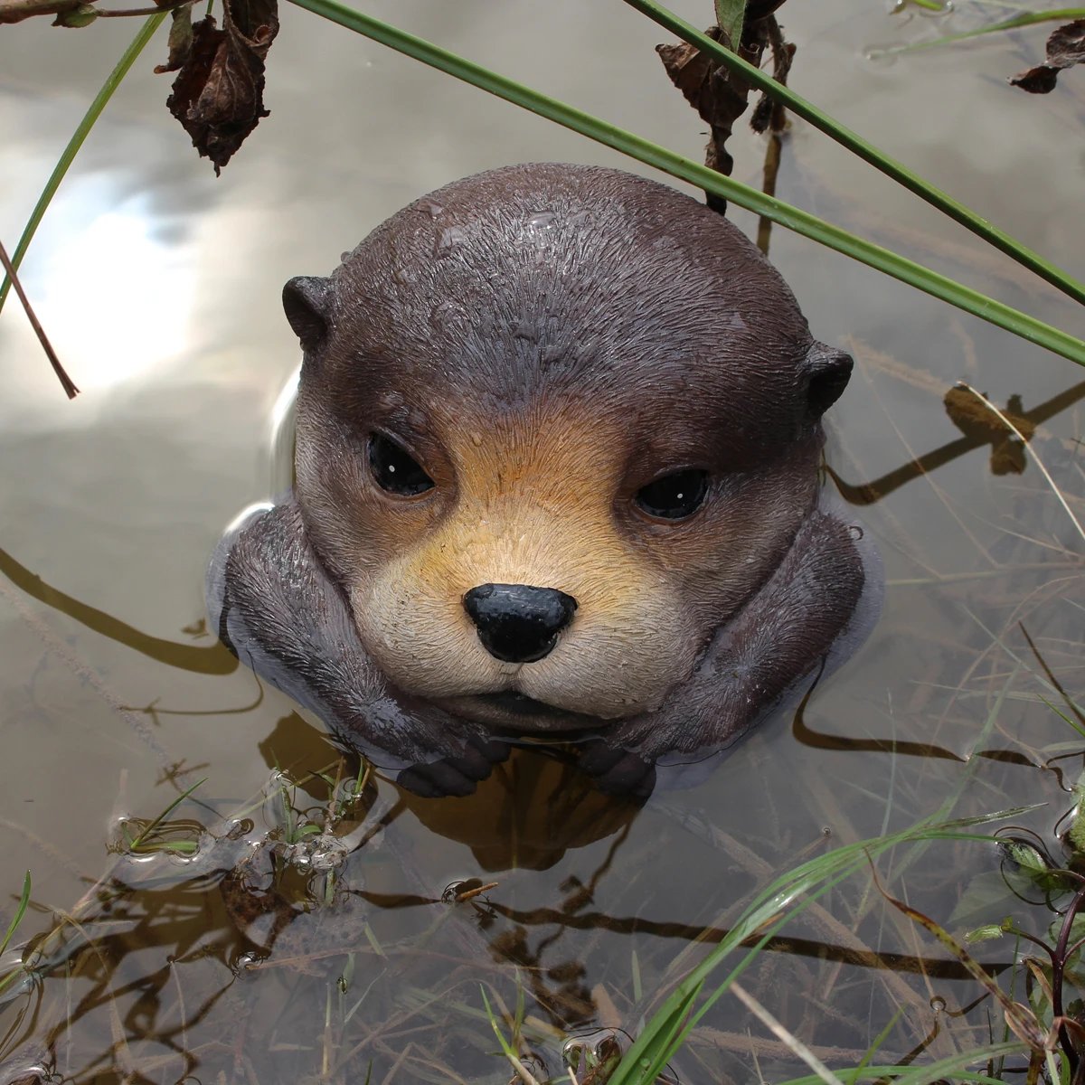 1 piece of floating otter water decoration, swimming pool, garden and terrace accessories, pond decoration, courtyard decoration