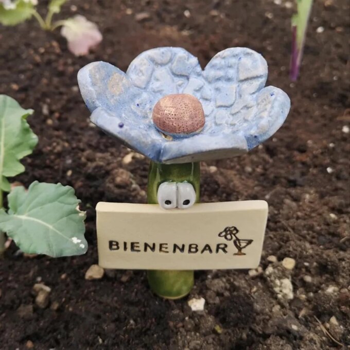 Insect Drinker Resin Simulated Flower Shaped Insect Drinking Tool Bee Drinkers Bee Drinking Cups Outdoor Garden Yard Decor - Image 4