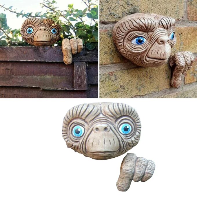 Resin Craft Alien Peeker Statue Yard Art Ornament Garden Fences Door Decoration - Image 3
