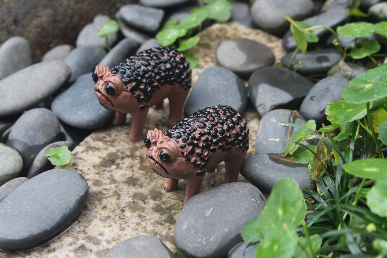 1 Piece of Unique African Rain Frog Resin Statue - Perfect for Halloween, Holiday Decoration and Garden Decoration. It Is a Ideal Gift for Art Enthusiasts.