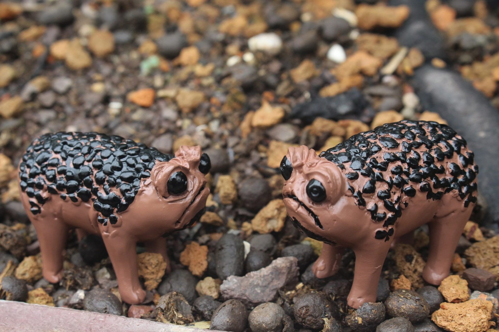 1 Piece of Unique African Rain Frog Resin Statue - Perfect for Halloween, Holiday Decoration and Garden Decoration. It Is a Ideal Gift for Art Enthusiasts.