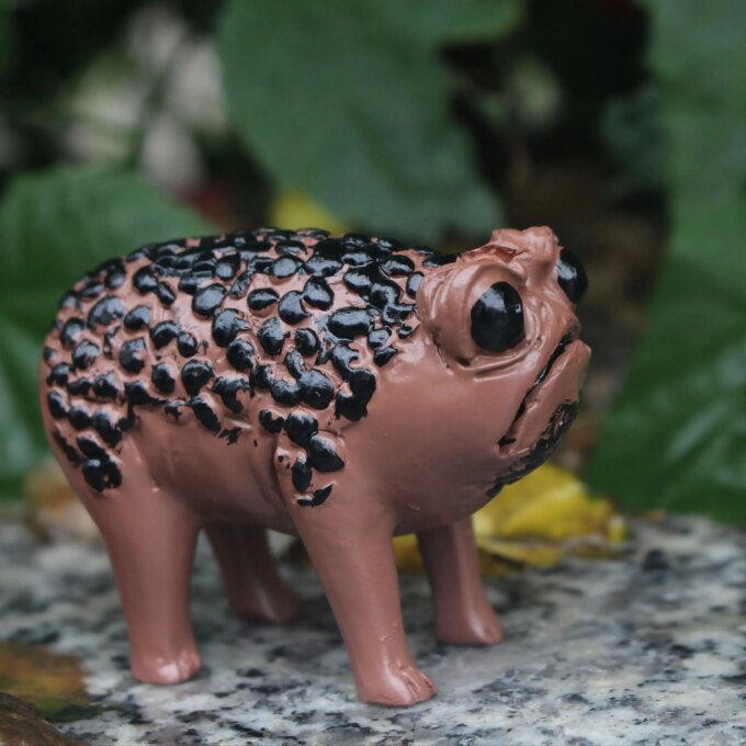 1 Piece of Unique African Rain Frog Resin Statue - Perfect for Halloween, Holiday Decoration and Garden Decoration. It Is a Ideal Gift for Art Enthusiasts.