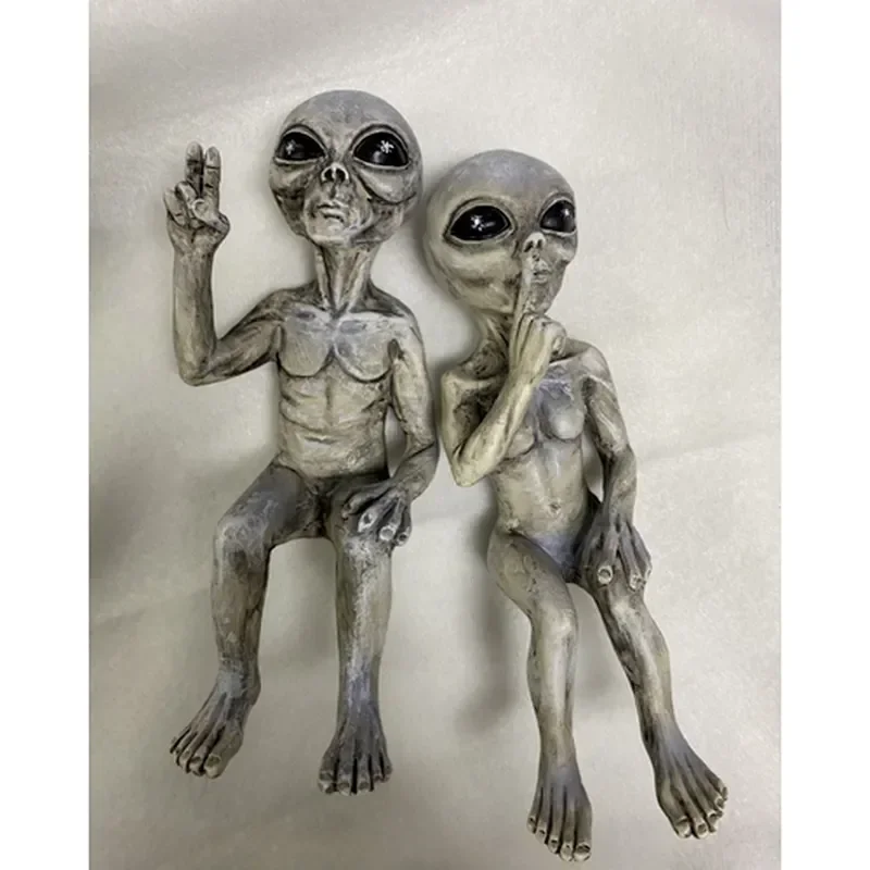 Outer Space Alien Ornaments Garden Resin Statue Figurine Home Decoration Gift Garden Decoration Outdoor Garden Statues