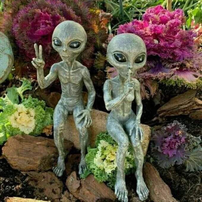 Outer Space Alien Ornaments Garden Resin Statue Figurine Home Decoration Gift Garden Decoration Outdoor Garden Statues - Image 2