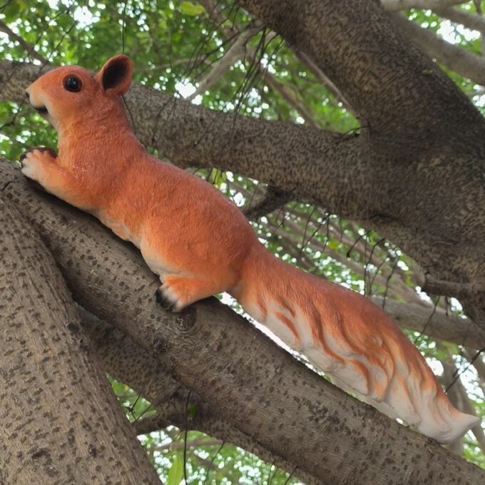 Squirrel Figurine Statues Tree Climber Sculpture Hanging Tree Garden Statue Hugger Decorations Outdoor Gifts Garden Decor Resin - Image 6