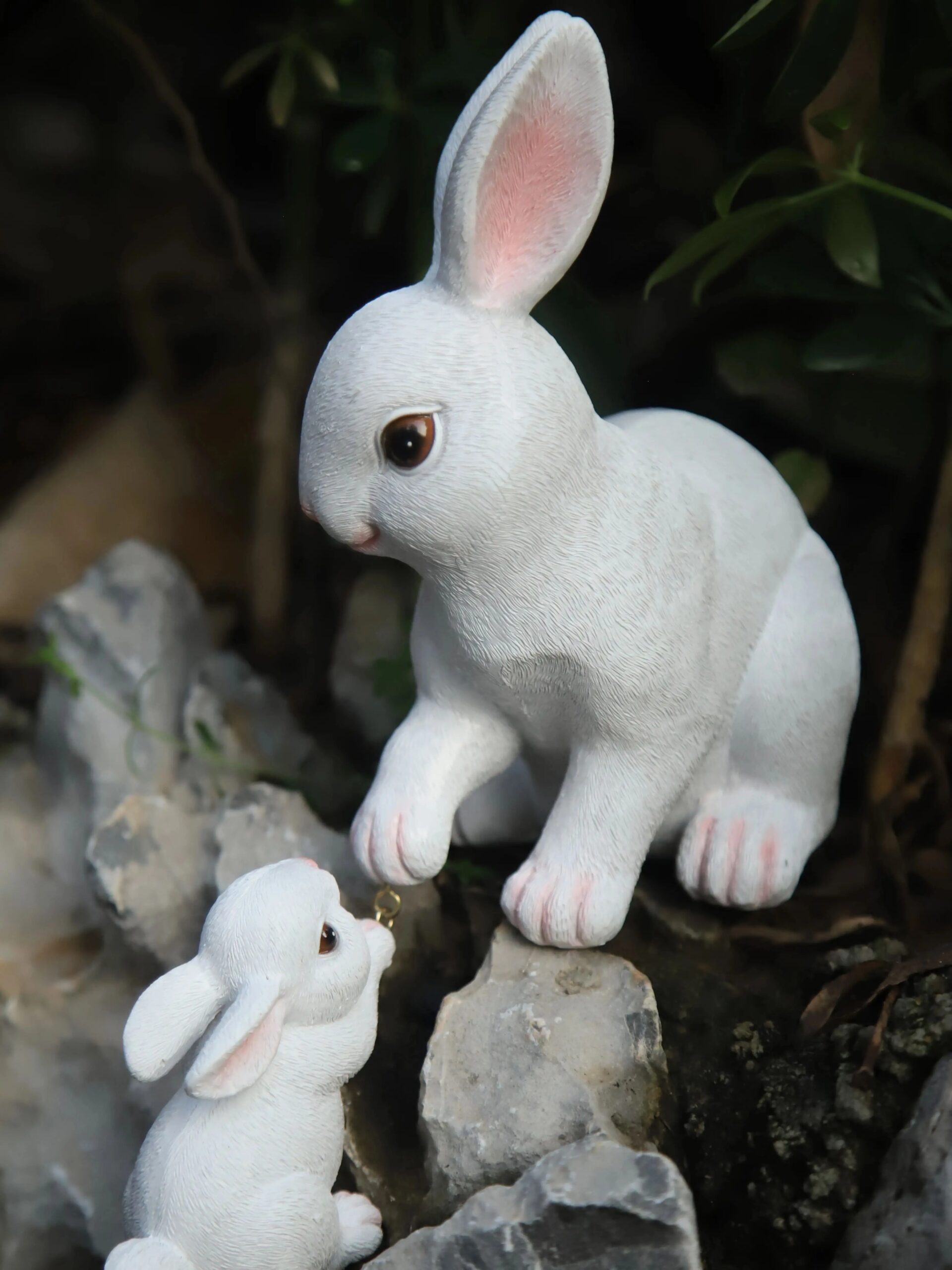 Whimsical Easter Bunny Family Statue-Rustic Resin Garden &Tabletop Decor, Perfect for Spring Ambiance