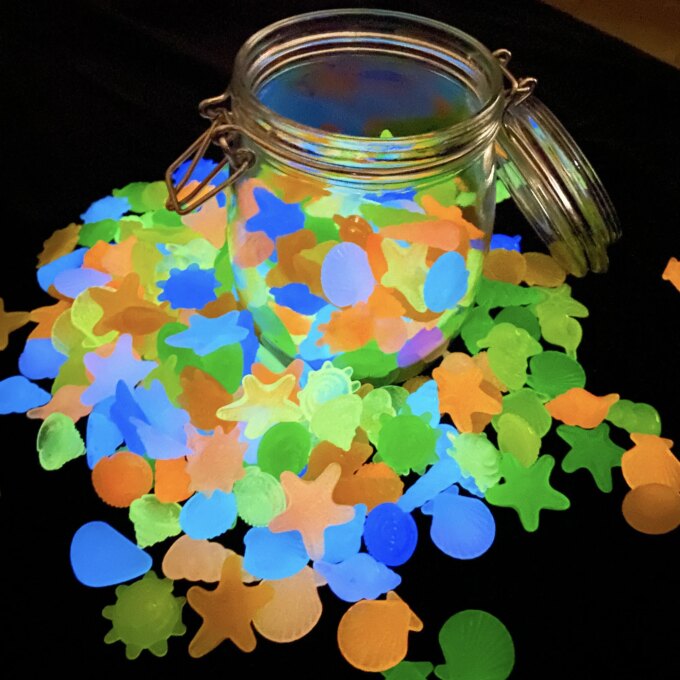 50Pcs Glow In The Dark Stones Starfish Conch Shell Aquarium Fish Tank Decorative Party Supplies Patio DIY Pool Landscape - Image 2