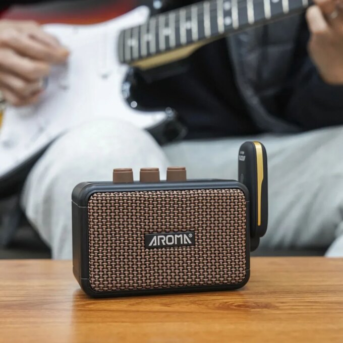 Aroma AG-04 Amplifier Bluetooth Audio AMP Portable Speaker Electric Guitar Mini Amplifier 5W Output Electric Guitar Accessories - Image 3